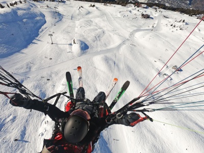 parapente-hiver-a-ski-vol-decouverte