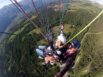 Paragliding tandem valley flight Bourg-St-Maurice Les Arcs
